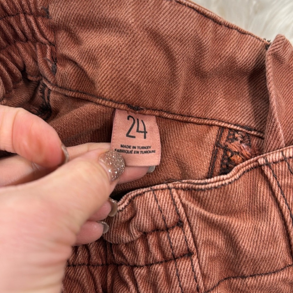 BDG Jeans - Picture 6 of 7